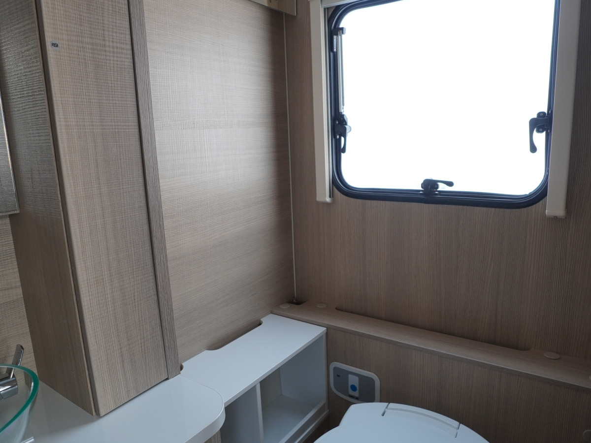 Adria ADORA 572 UT, bild 14 av 17