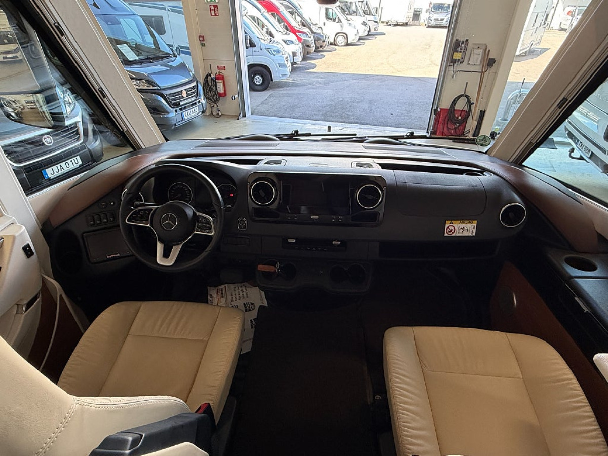 Carthago Chic c-line 5.9 XL LE *Dragkrok*MB*Solcell*, bild 17 av 21