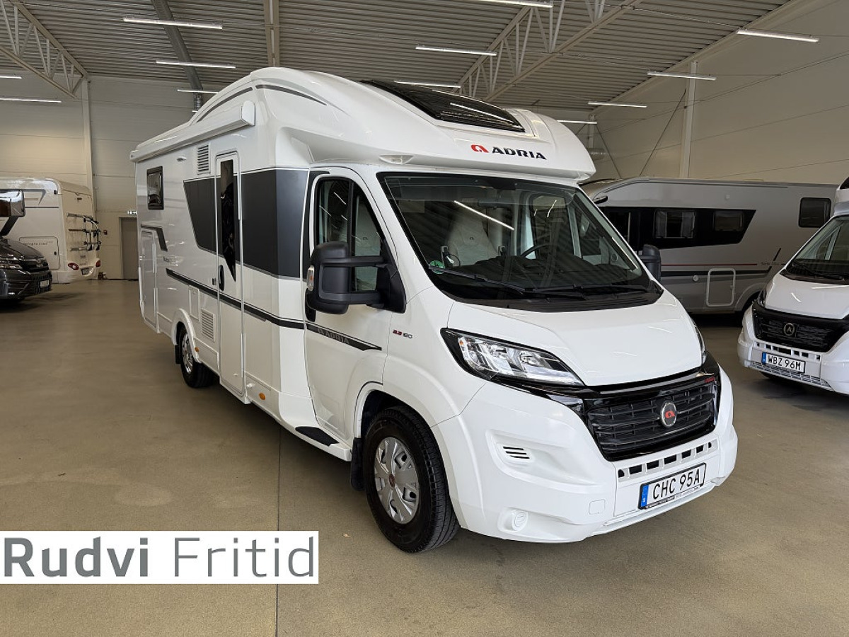 Adria Matrix Plus 670 SC *ALDE*Taksäng*Queenbed*, bild 1 av 18