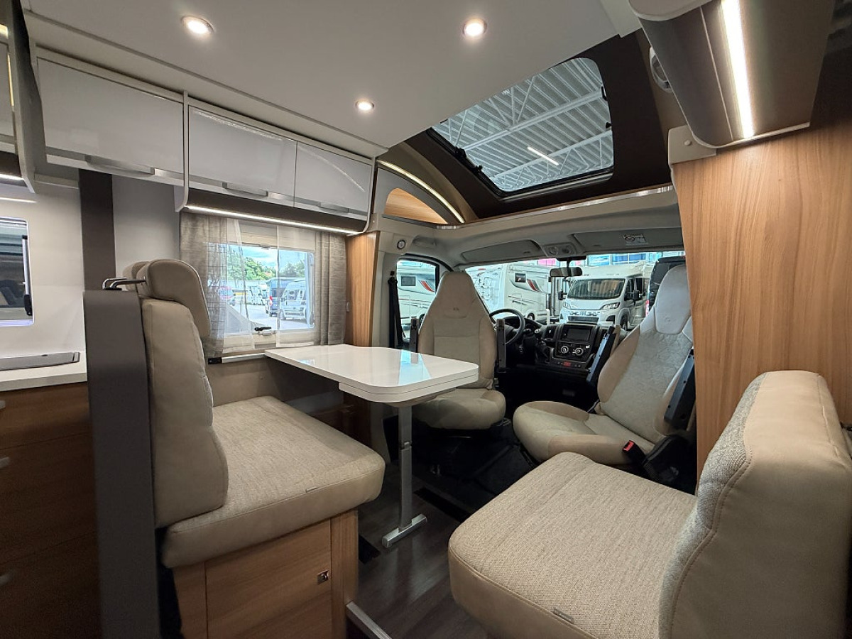 Adria Matrix Plus 670 SC *ALDE*Taksäng*Queenbed*, bild 6 av 18