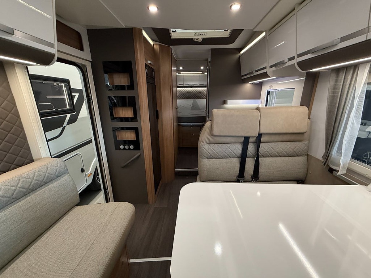 Adria Matrix Plus 670 SC *ALDE*Taksäng*Queenbed*, bild 9 av 18