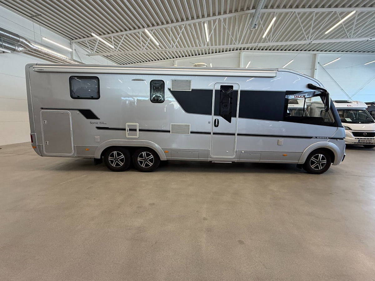 Adria Sonic Supreme 810 SC *AC*Automat*Skinnklädsel*, bild 2 av 19