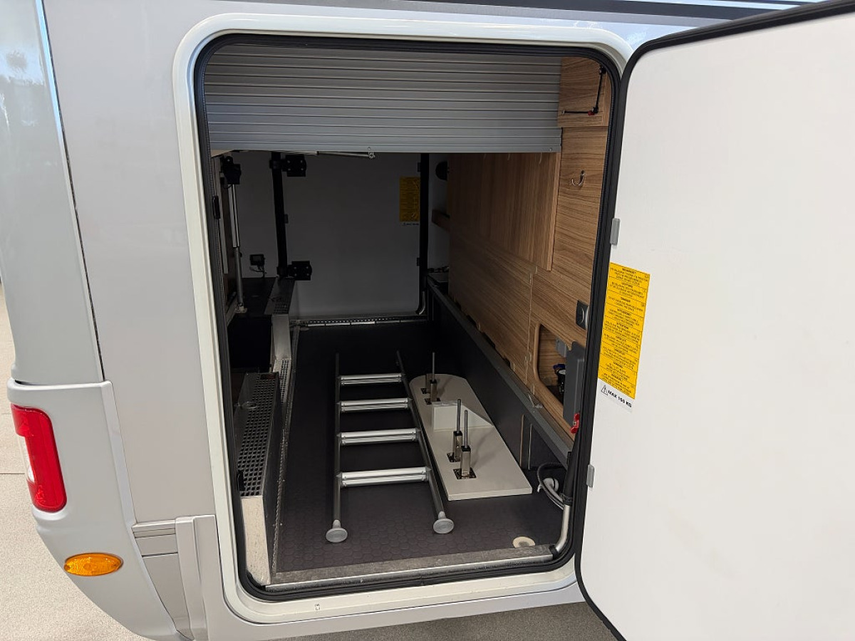 Adria Sonic Supreme 810 SC *AC*Automat*Skinnklädsel*, bild 18 av 19