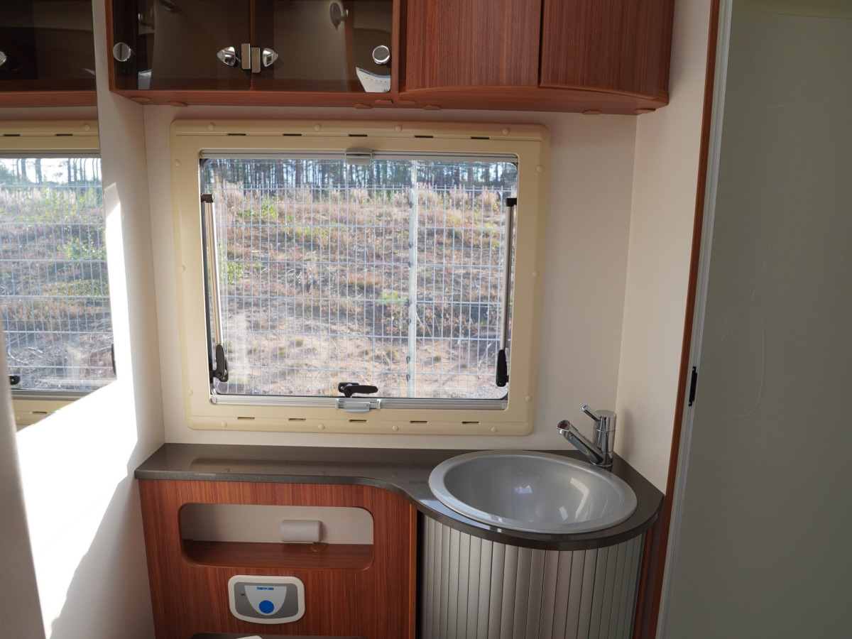 Adria CORAL S 670 SLT, bild 13 av 19