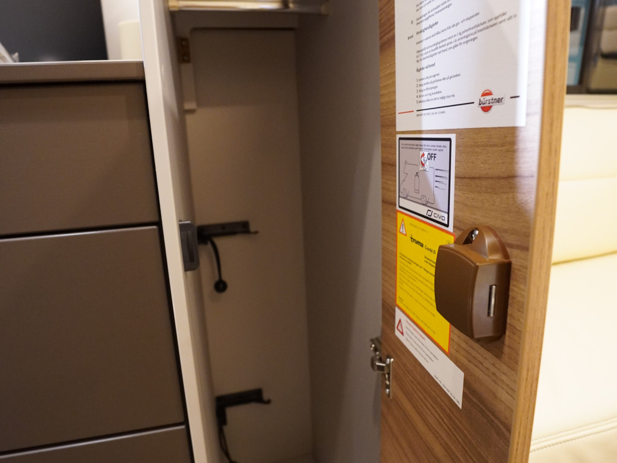 Bürstner B66 C 644 Automat 140hk Backkamera, bild 14 av 28