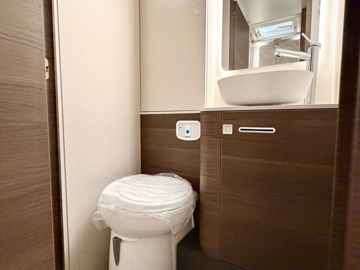 Adria Coral Supreme 670 SL, bild 15 av 19
