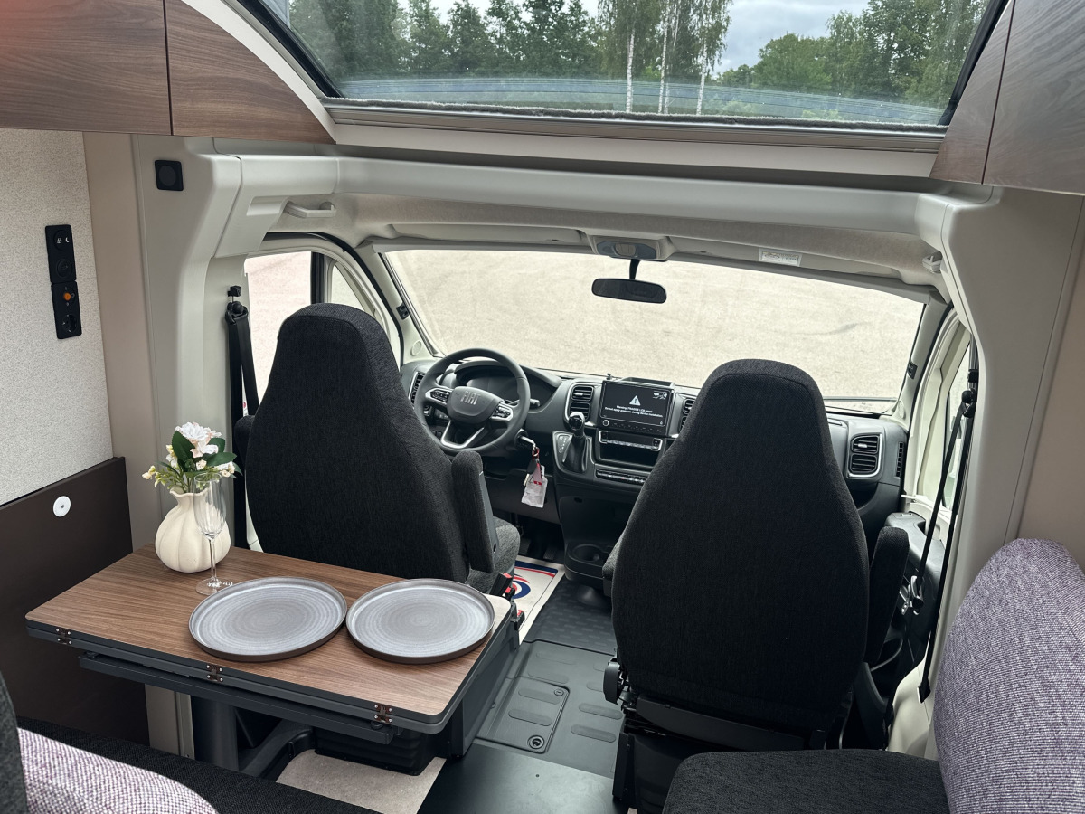 Bürstner Signature / SFT 7.0 höga långbäddar, bild 10 av 22
