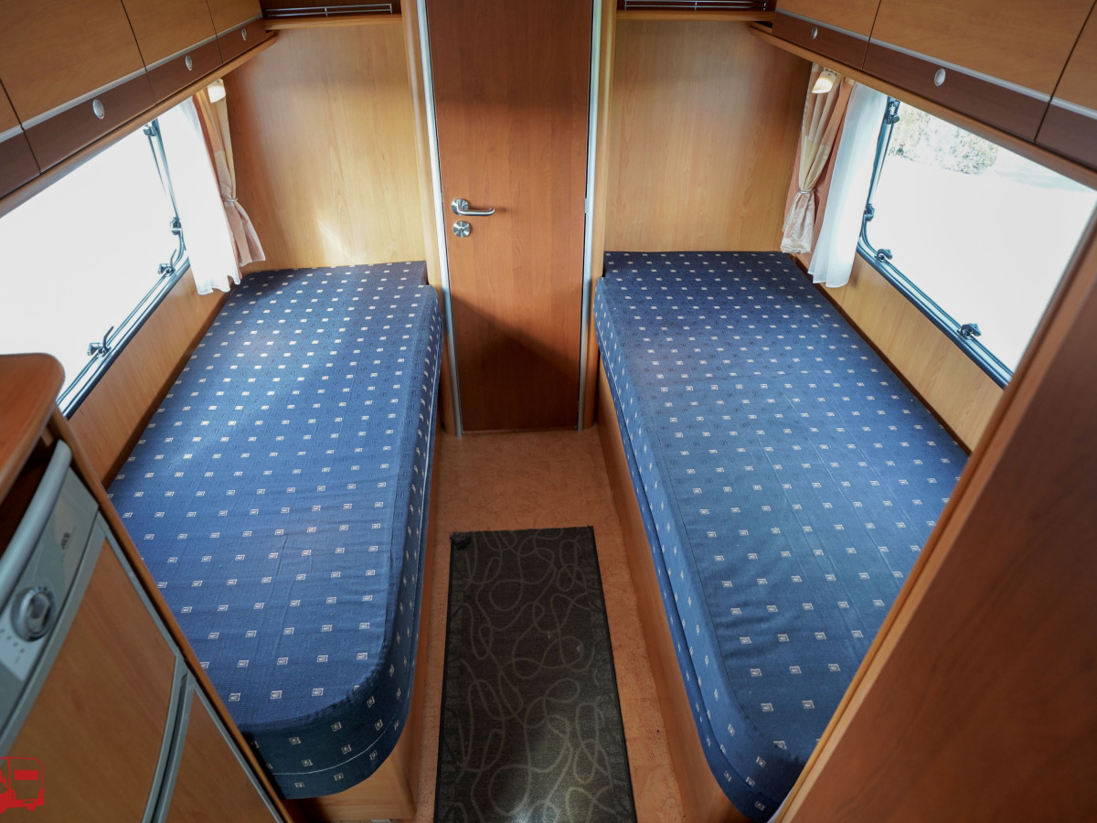 Dethleffs Esprit RT 7014 Låga enkelsängar ALDE, bild 12 av 37