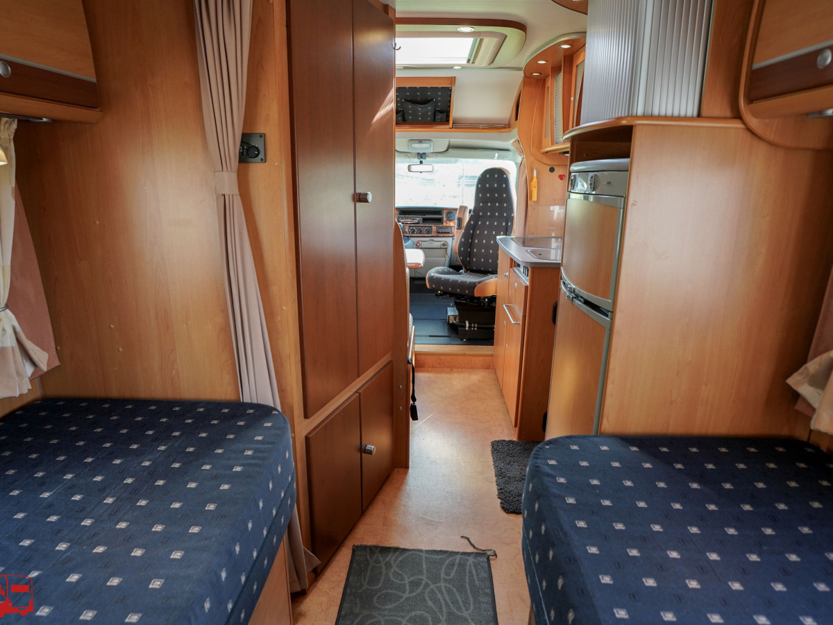 Dethleffs Esprit RT 7014 Låga enkelsängar ALDE, bild 13 av 37