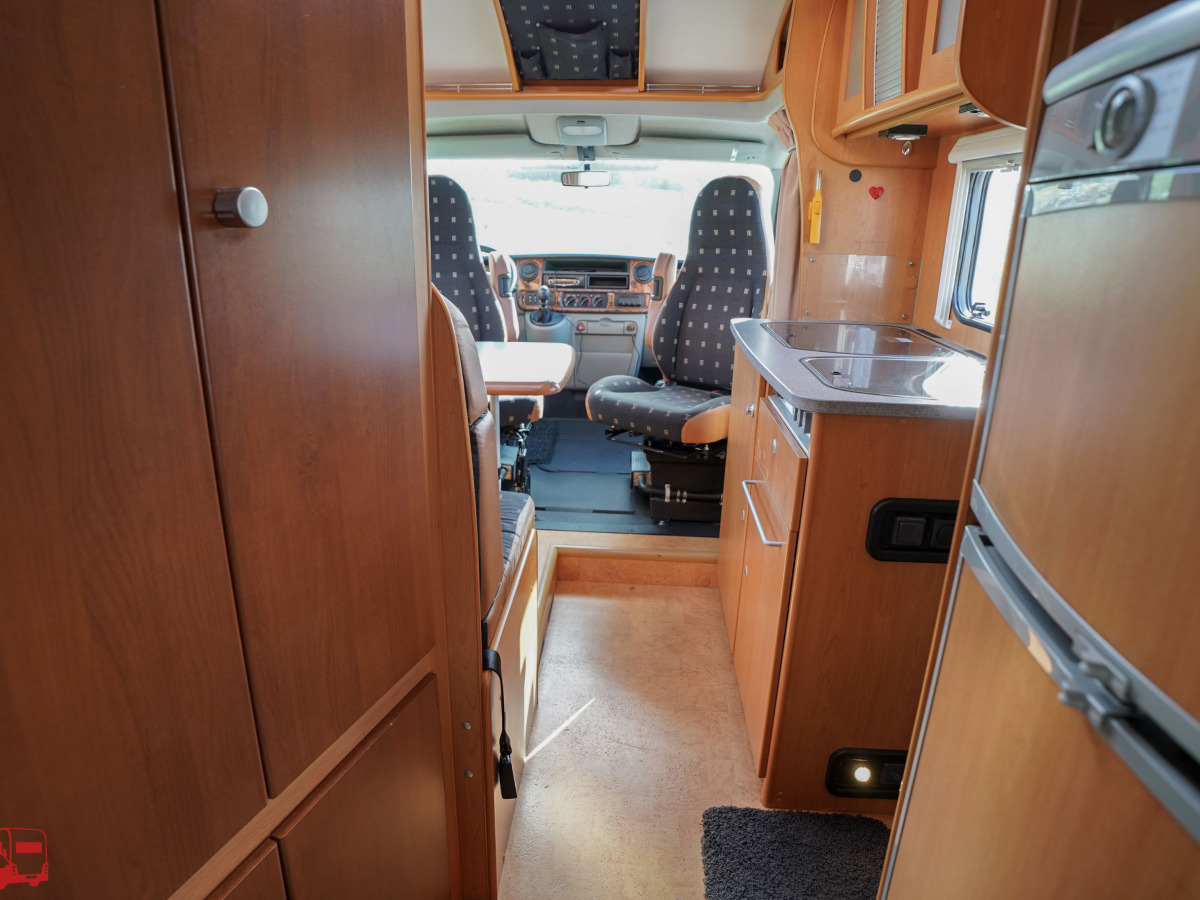 Dethleffs Esprit RT 7014 Låga enkelsängar ALDE, bild 14 av 37