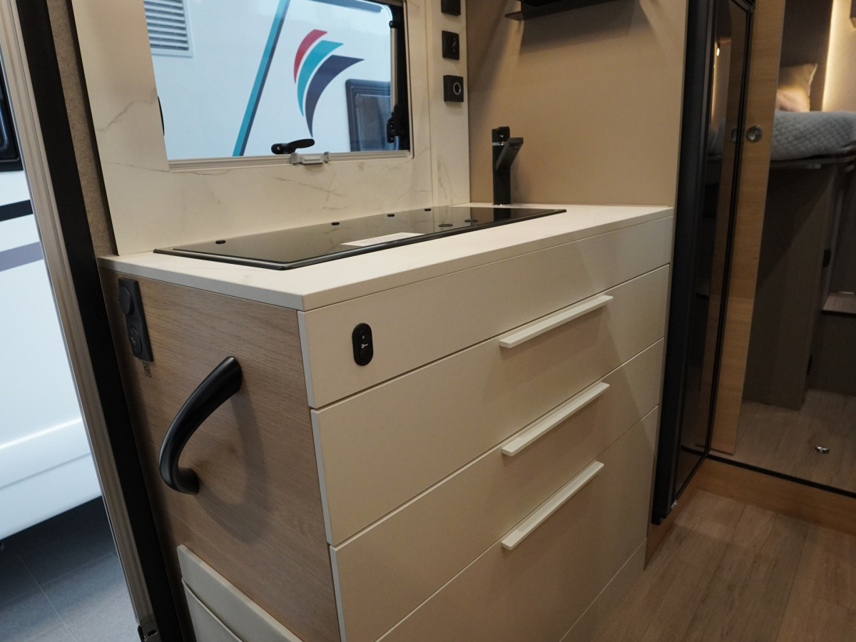 Itineo CJ660 20Y FAMILI COMPACT, bild 6 av 20