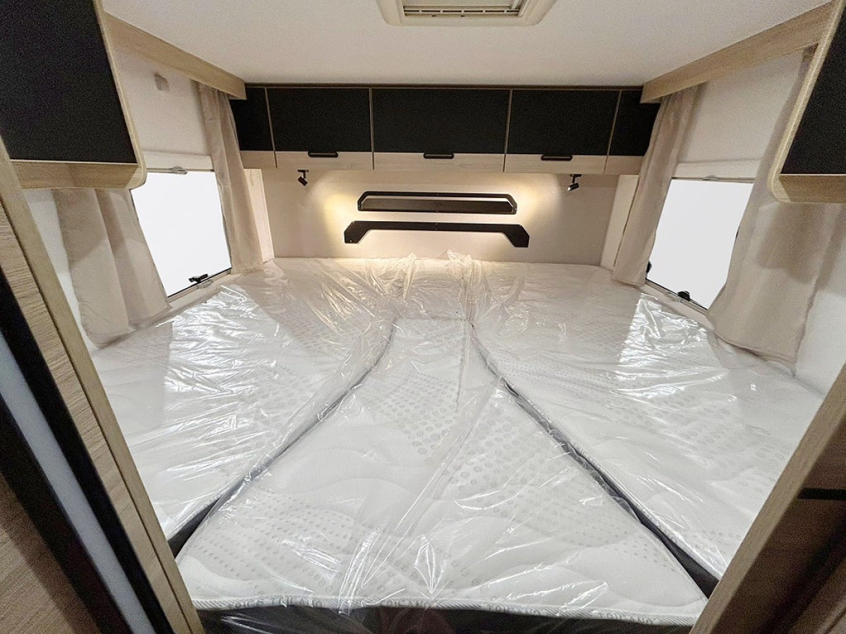 CHALLENGER 317 Graphite Edition 165hk AUTOMAT Långbädd Face-to-Face Adaptiv, bild 15 av 34