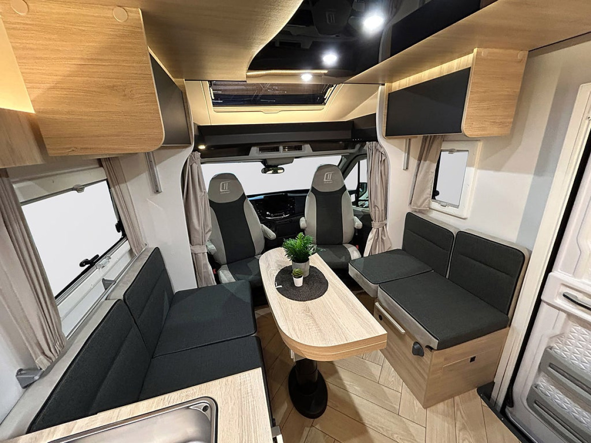 CHALLENGER 317 Graphite Edition 165hk AUTOMAT Långbädd Face-to-Face Adaptiv, bild 17 av 34