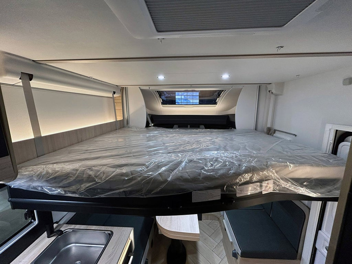 CHALLENGER 317 Graphite Edition 165hk AUTOMAT Långbädd Face-to-Face Adaptiv, bild 18 av 34