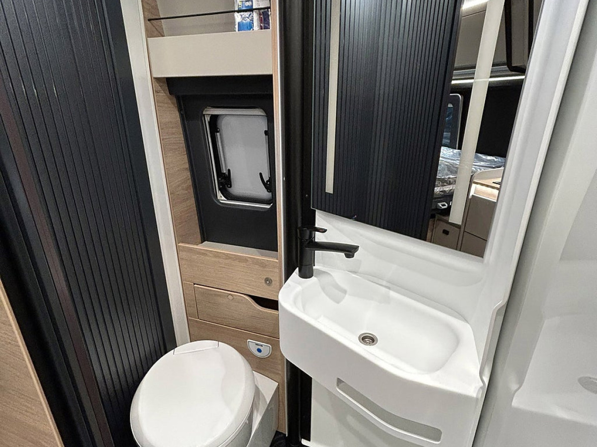 Knaus BOXTIME 630 MX AUTOMAT LÅNGBÄDDAR HÖJ/SÄNK SÄNG - DIESELVÄRMARE, bild 25 av 47