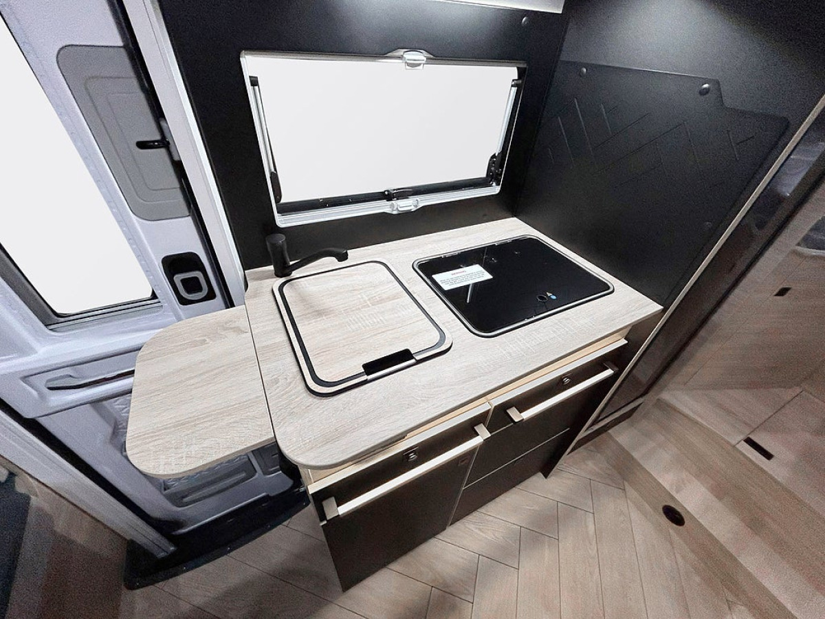CHALLENGER 287GA Graphite Edition 165hk AUTOMAT Långbäddar 5-Sits DRAGKROK, bild 11 av 32