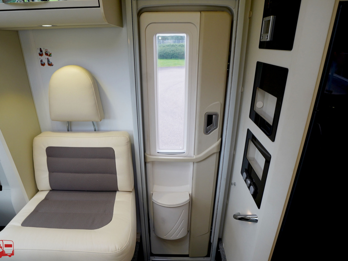 Adria CORAL S 670 SLT Låga enkelsängar ALDE, bild 19 av 40