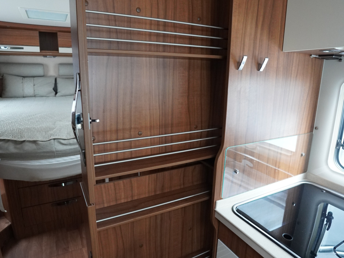 Hymer B 708 PL ED-S Automat 177hk Hydraulben Solcell, bild 11 av 25
