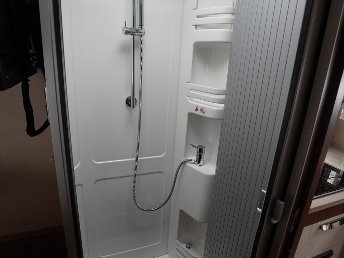 Hymer B 708 PL ED-S Automat 177hk Hydraulben Solcell, bild 12 av 25