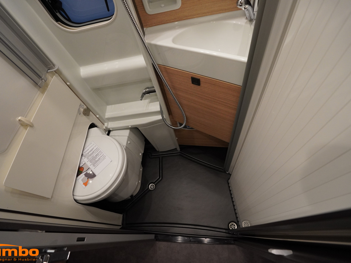 Malibu 640 LE K GT Skyview, Dieselpanna, 4000kg, bild 12 av 18