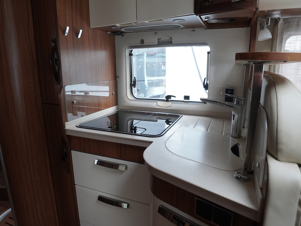 Hymer B 708 PL ED-S Automat 177hk Hydraulben Solcell, bild 9 av 25