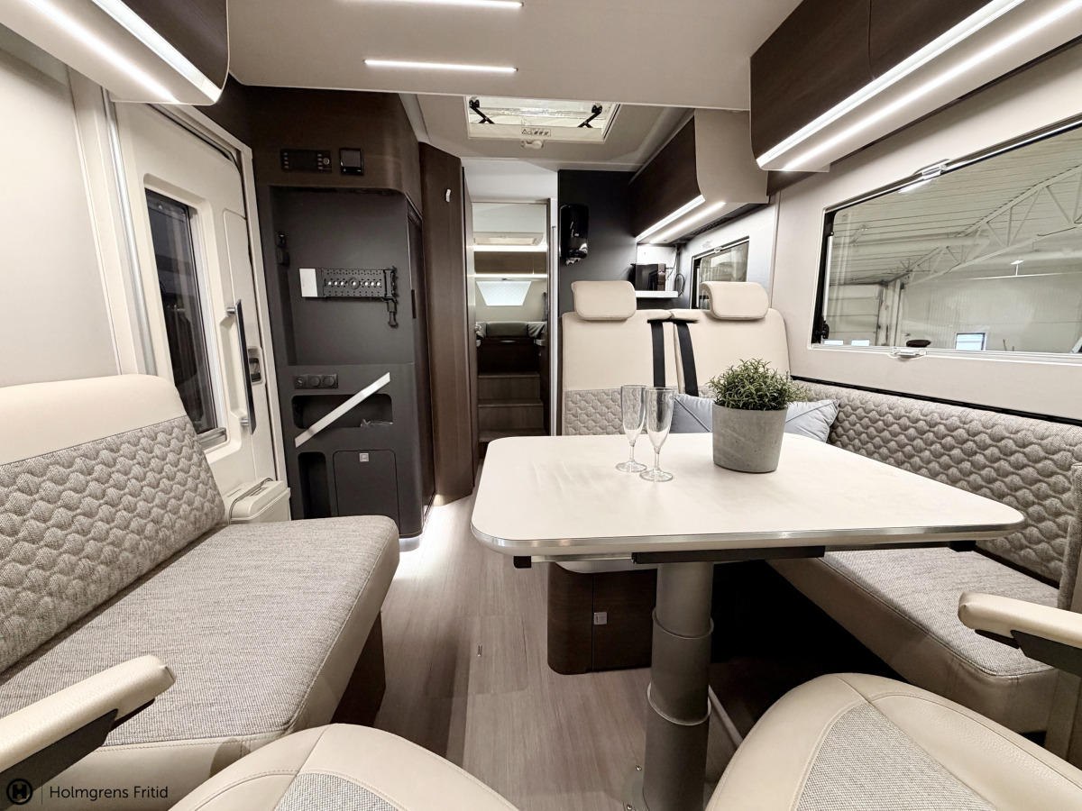 Adria MATRIX SUPREME 670 SL, bild 2 av 19