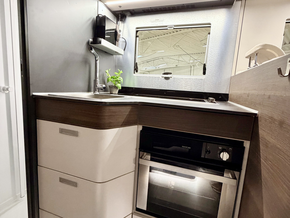Adria MATRIX SUPREME 670 SL, bild 10 av 19
