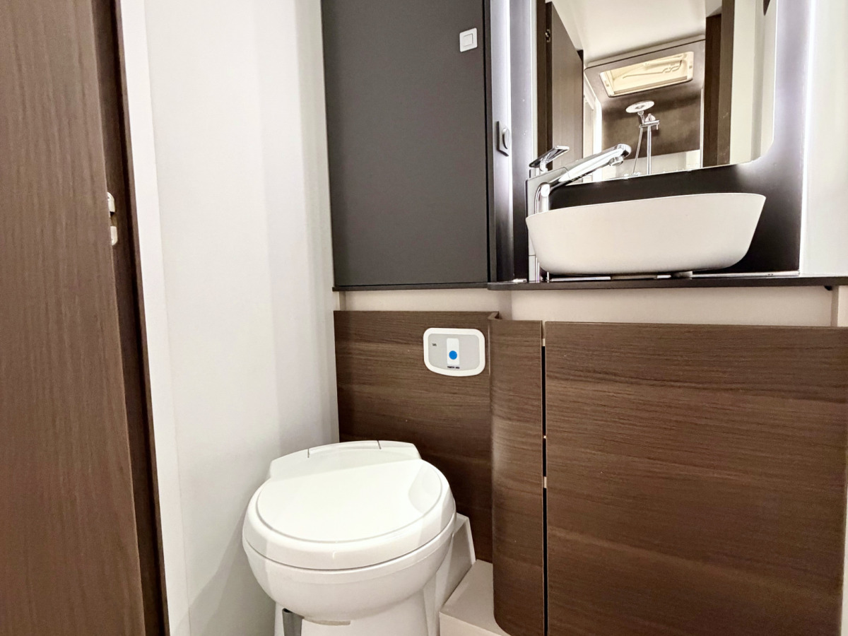 Adria MATRIX SUPREME 670 SL, bild 14 av 19