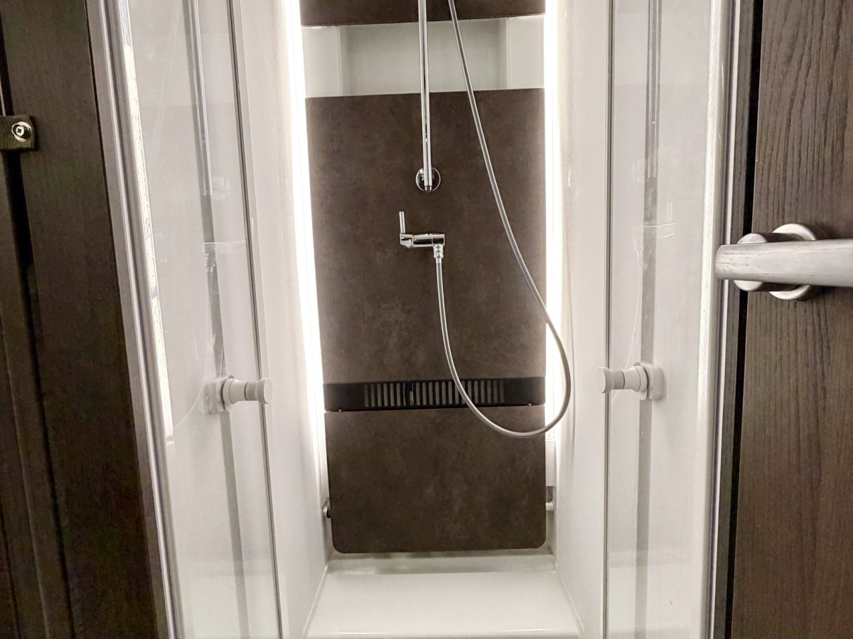 Adria MATRIX SUPREME 670 SL, bild 15 av 19