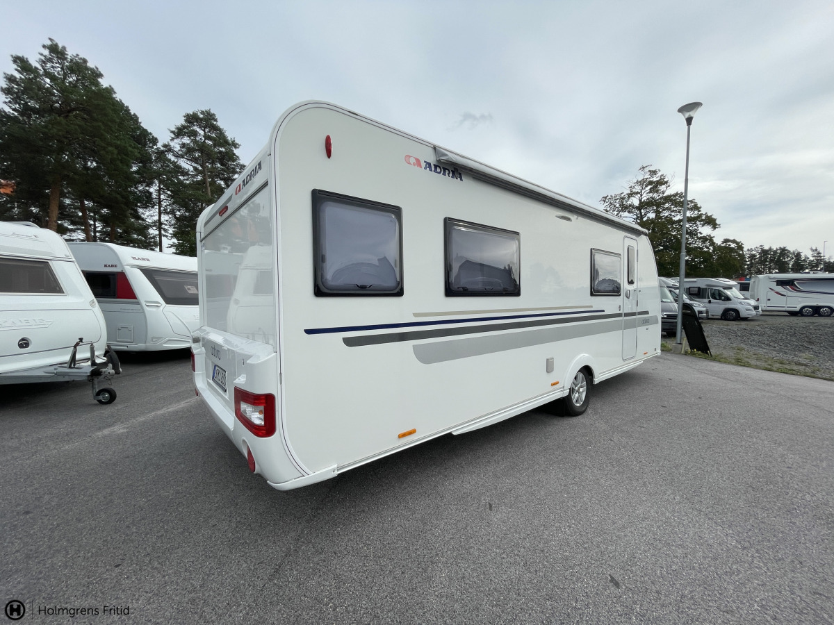 Adria ADORA 613 HT STOR TOALETT I BAK ALDE PÅSMARKIS, bild 3 av 17