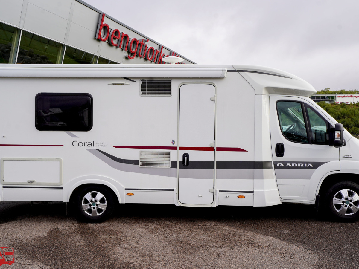 Adria CORAL S 670 SLT Låga enkelsängar, bild 24 av 38