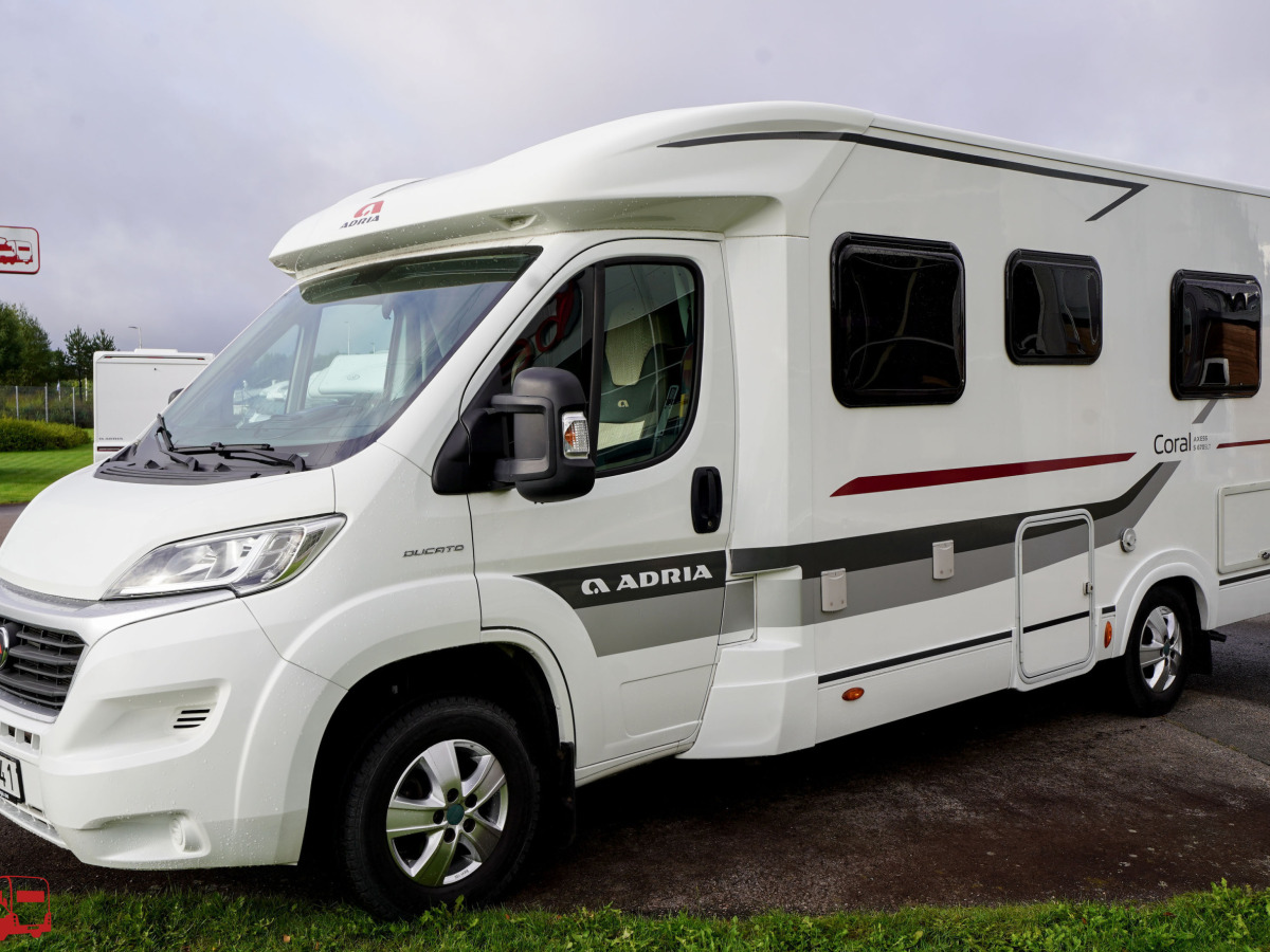 Adria CORAL S 670 SLT Låga enkelsängar, bild 22 av 38