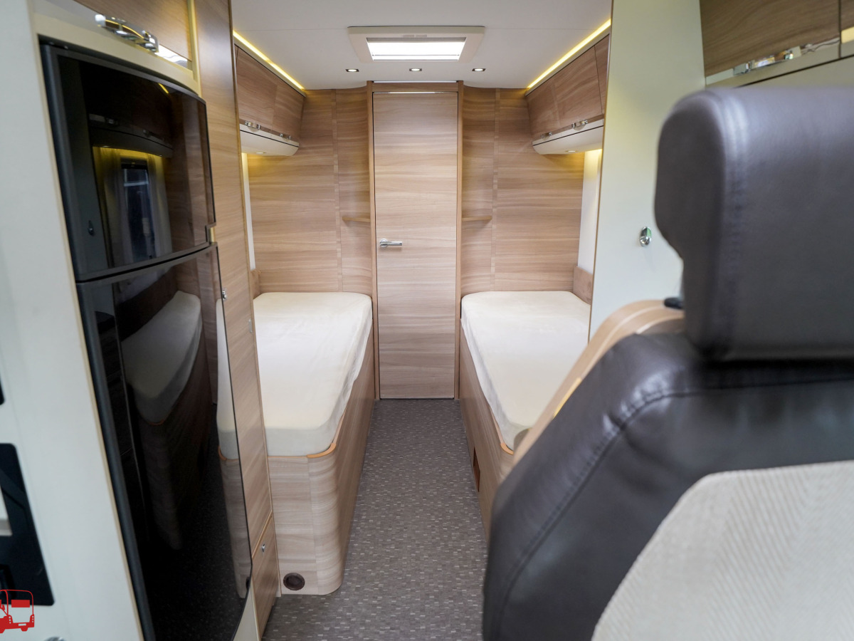 Adria CORAL S 670 SLT Låga enkelsängar, bild 11 av 38