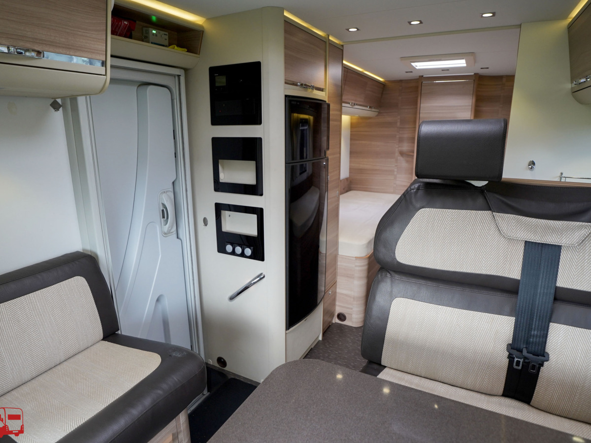 Adria CORAL S 670 SLT Låga enkelsängar, bild 6 av 38