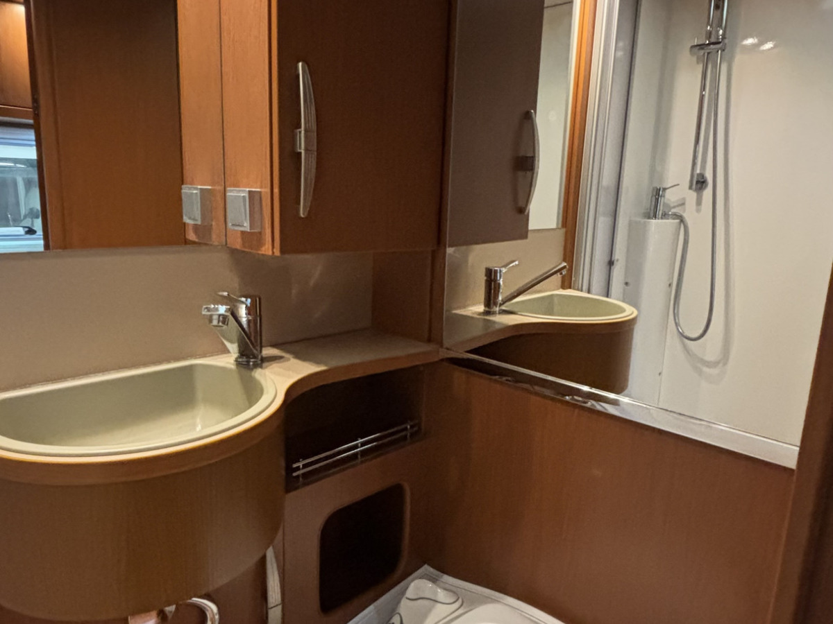 Hymer ERIBA JET 673*, bild 9 av 14