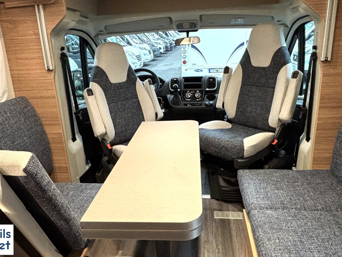 Weinsberg CaraSuite 700 DX / ALDE Face-To-Face, bild 8 av 18