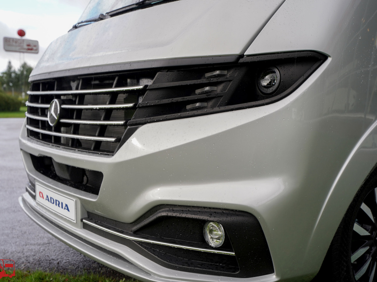 Adria SUPERSONIC 780 SL - MERCEDES, bild 5 av 47