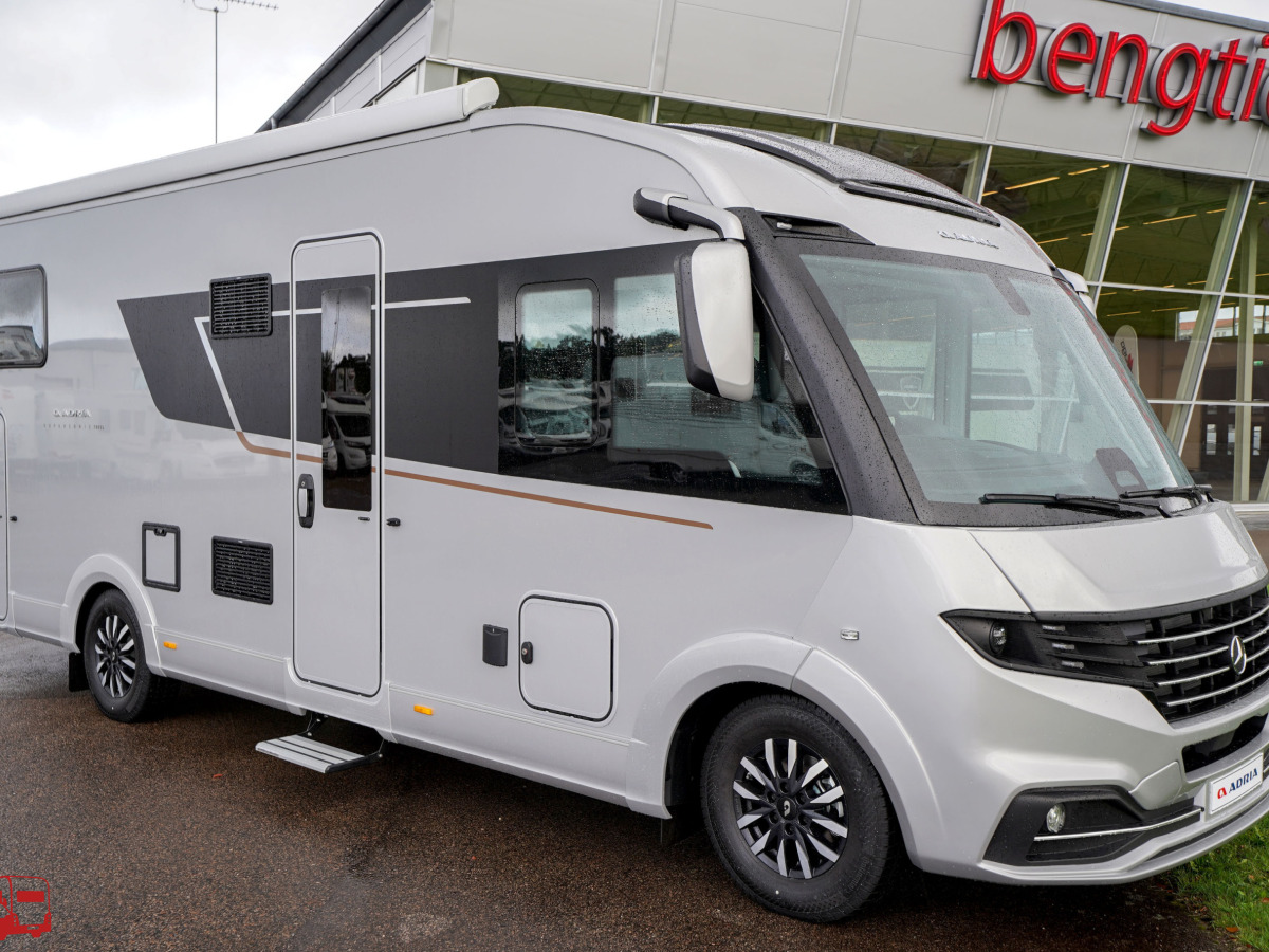 Adria SUPERSONIC 780 SL - MERCEDES, bild 7 av 47