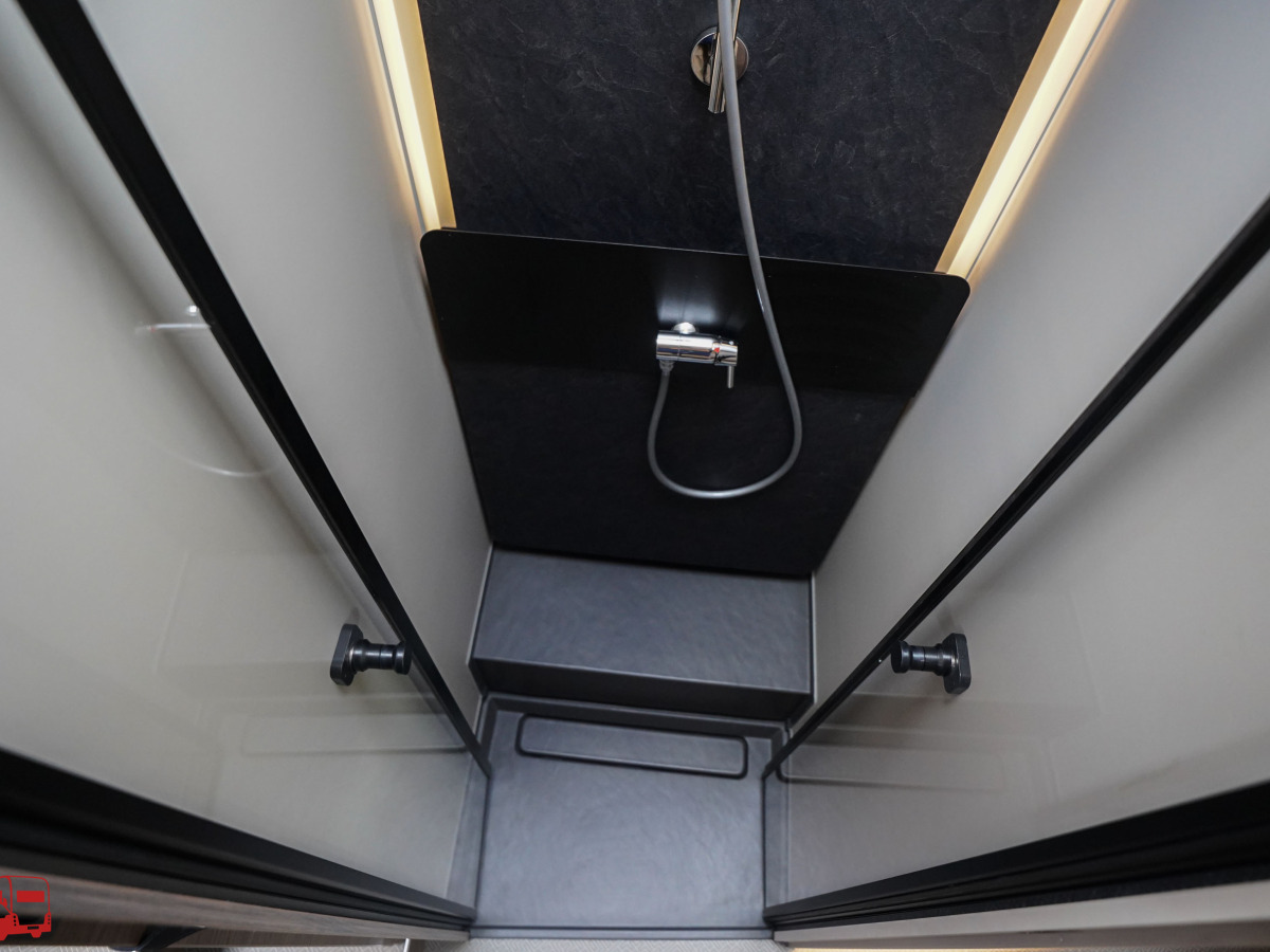 Adria SUPERSONIC 780 SL - MERCEDES, bild 18 av 47