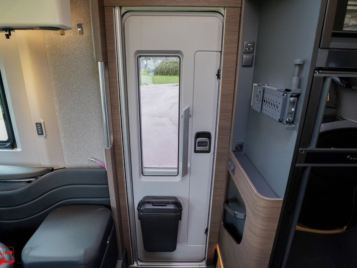 Adria SUPERSONIC 780 SL - MERCEDES, bild 21 av 47