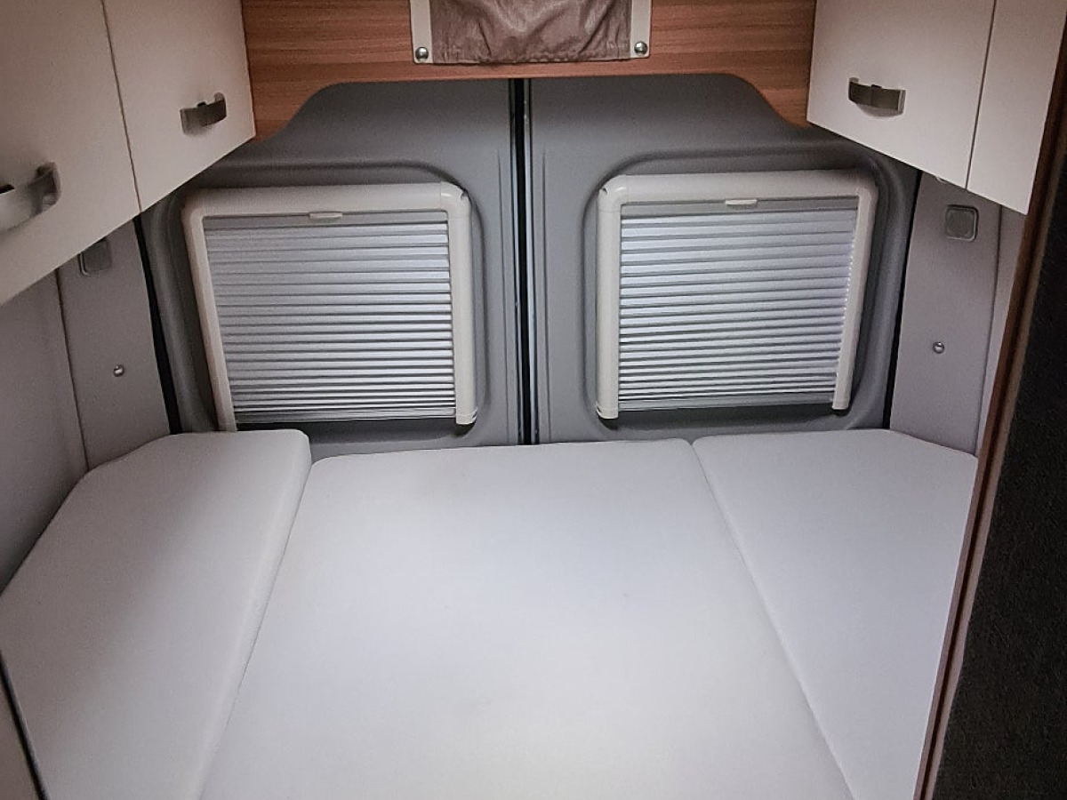 Weinsberg Carabus 600 MQ Dubbelbädd, Solceller, cykelställ, bild 11 av 14