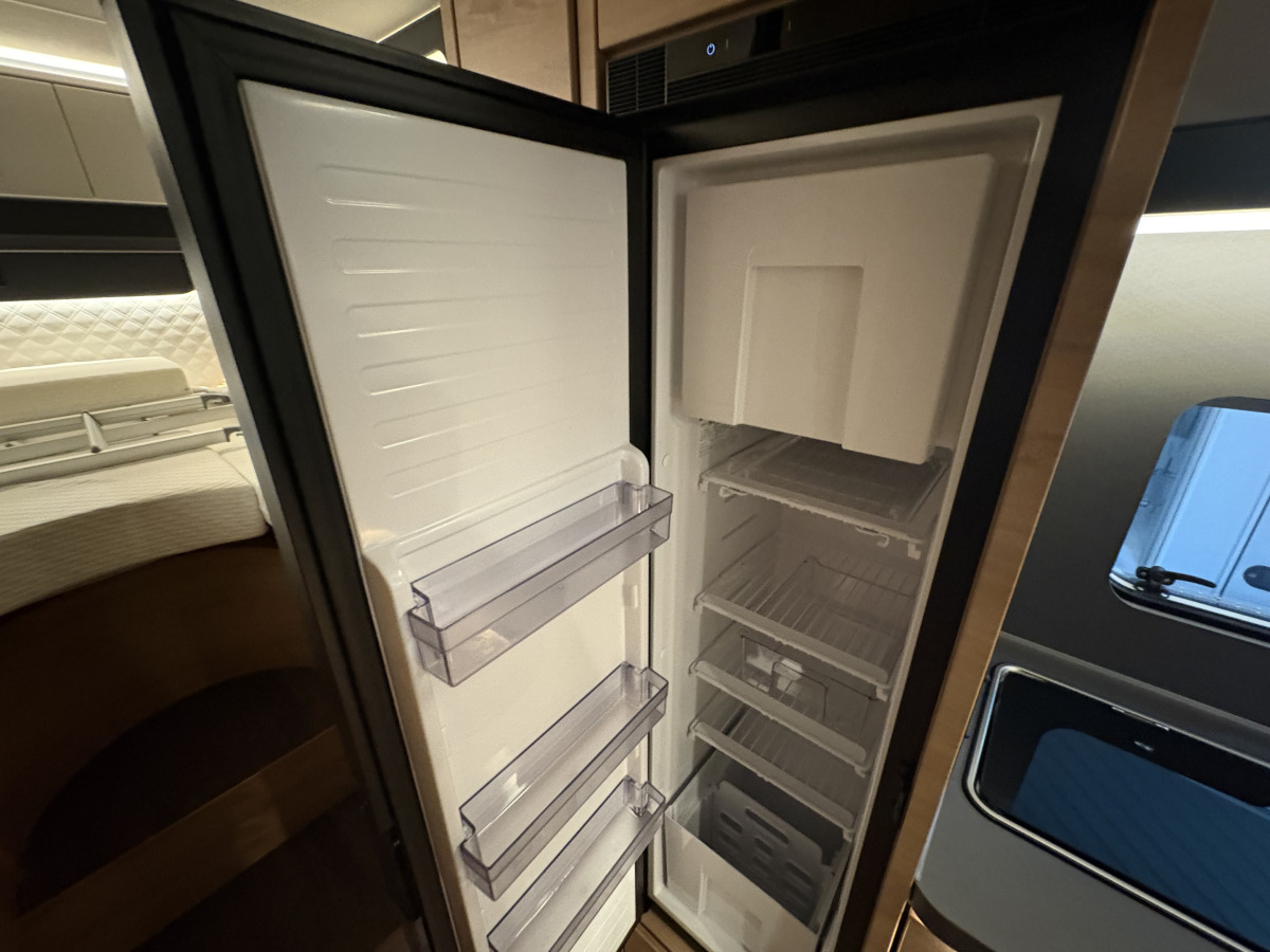 Knaus Live wave 700 MEG, bild 12 av 16