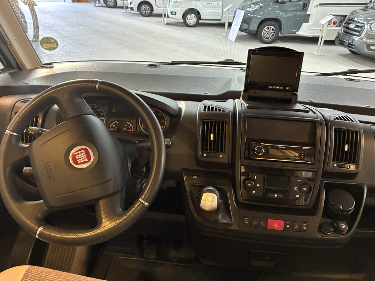 LMC Solifer I745 LÅGA BÄDDAR TOA BAK, bild 4 av 18