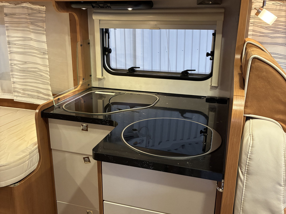 LMC Solifer I745 LÅGA BÄDDAR TOA BAK, bild 8 av 18