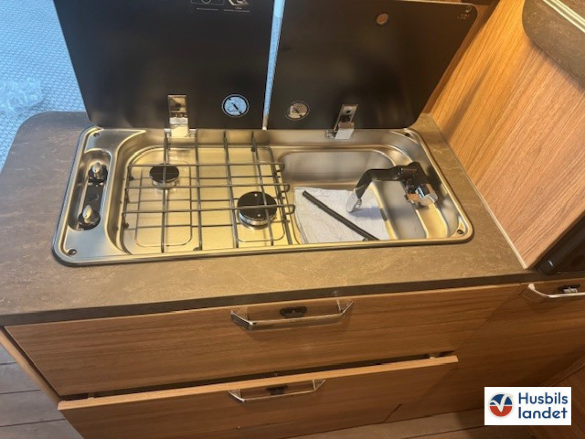 Weinsberg CaraBus EDITION [FIRE] 600 MQ Adaptiv farthållare, bild 10 av 17