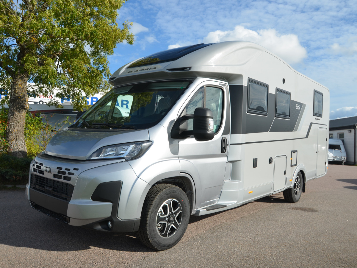 Adria CORAL 670 DL 60Y - Fiat MultiJet3 140HP (103kW) HD 35L, bild 1 av 17