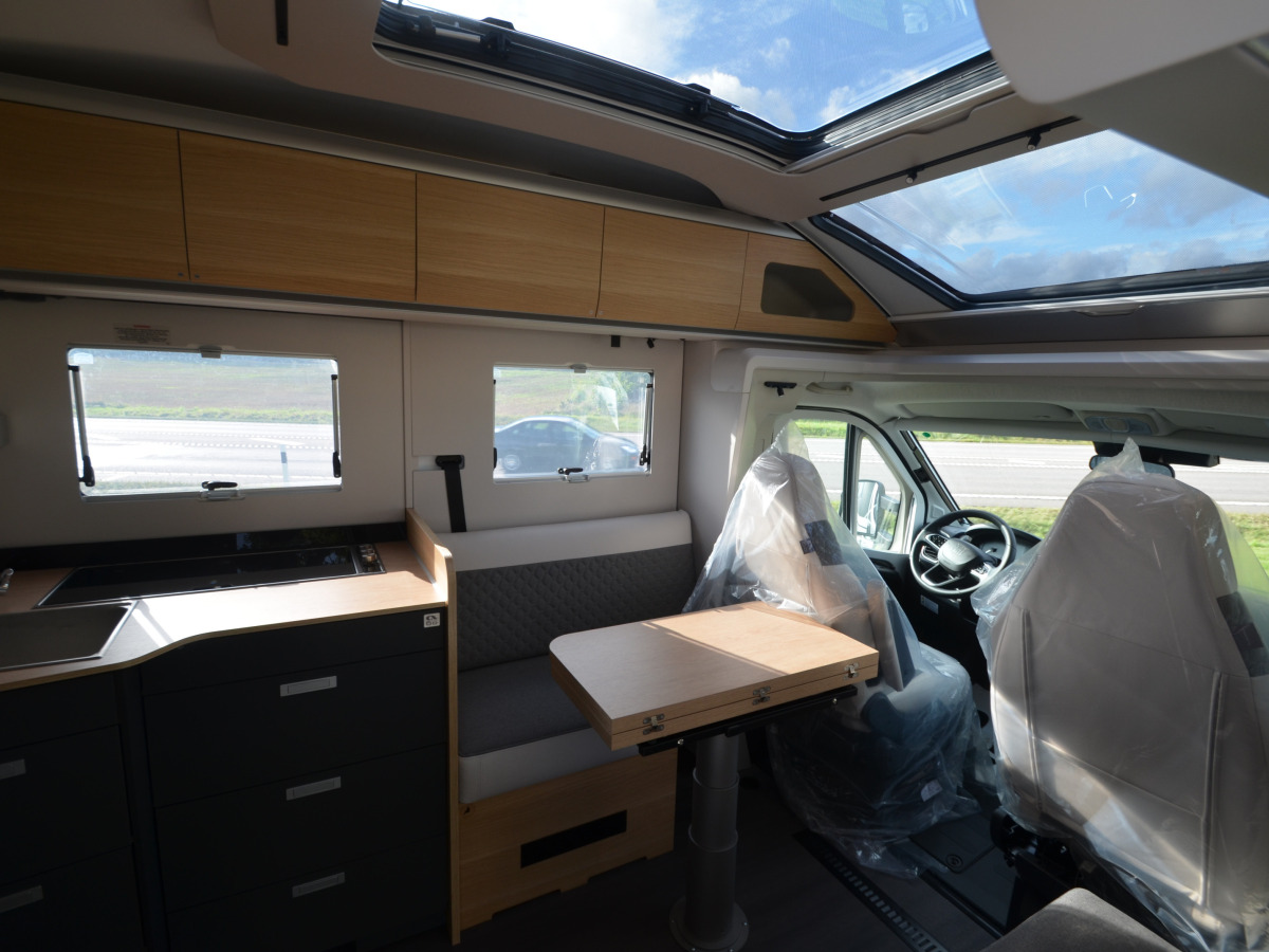 Adria CORAL 670 DL 60Y - Fiat MultiJet3 140HP (103kW) HD 35L, bild 6 av 17