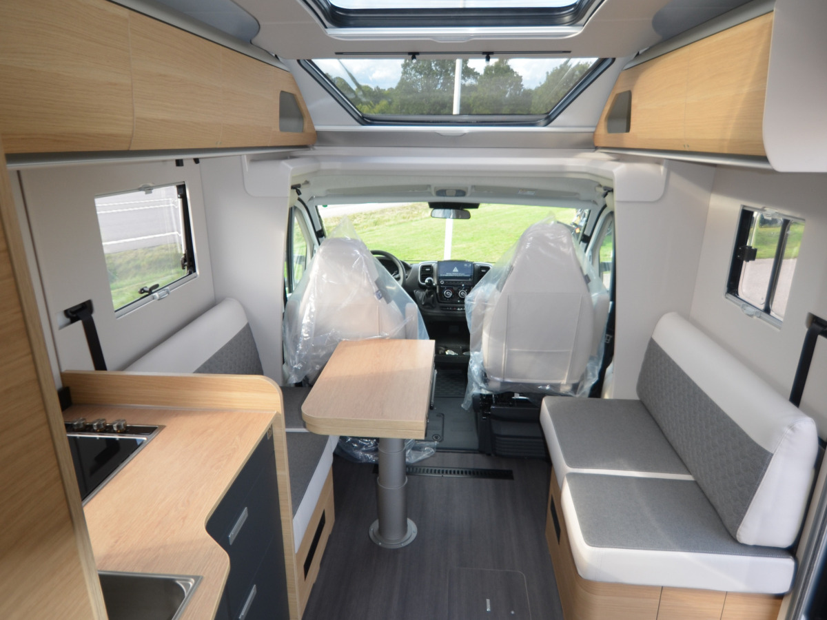 Adria CORAL 670 DL 60Y - Fiat MultiJet3 140HP (103kW) HD 35L, bild 15 av 17