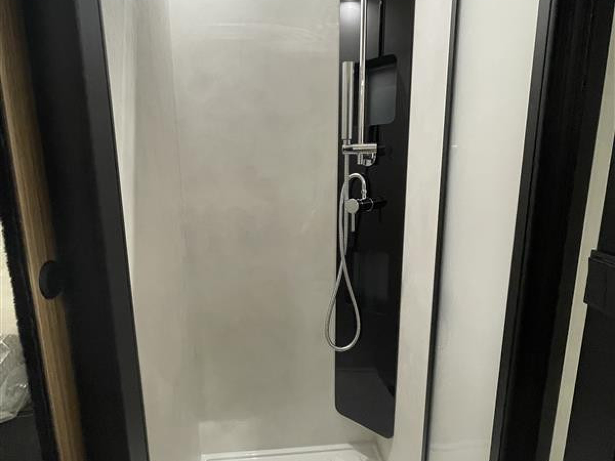 Pilote P740 FGJ EVIDENC // 200W Solcell / 200AH Litiumbatteri / Kompressorkyl, bild 13 av 17