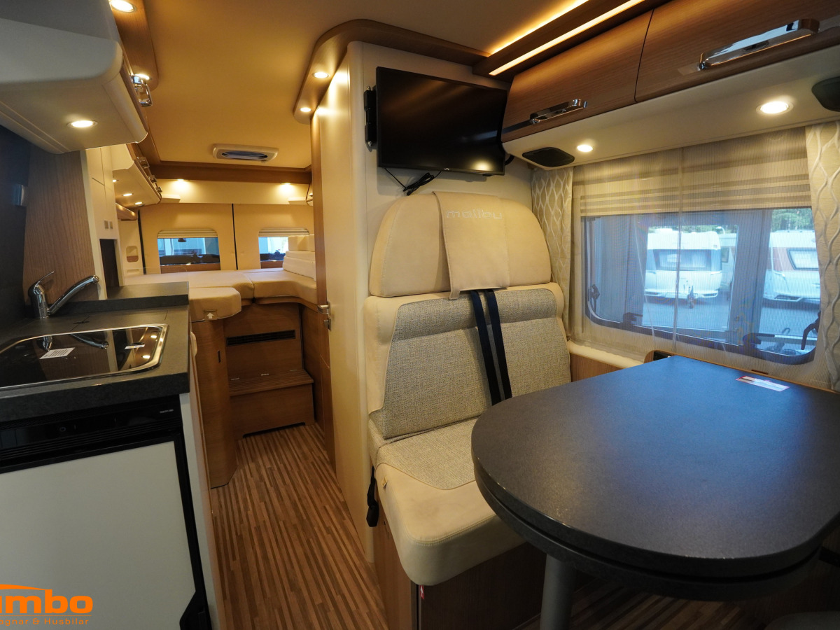 Malibu 640 LE RB first classtwo rooms Solcell Takfläkt, bild 5 av 19
